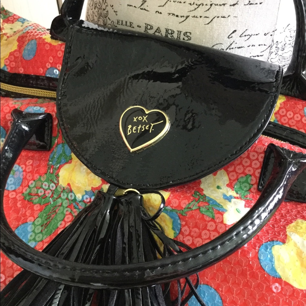 🌺🌼Betsey Johnson Floral Sequin Travel Bag🌼🌺 - Picture 7 of 8